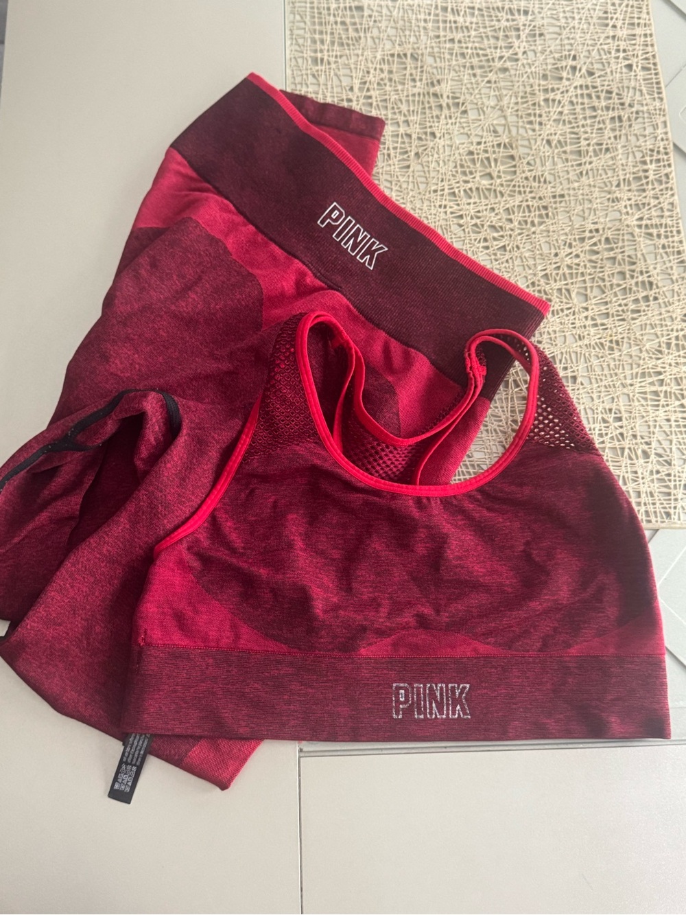 PINK Victoria's Secret Seamless Sport Bra & Leggings Set - Berry Red